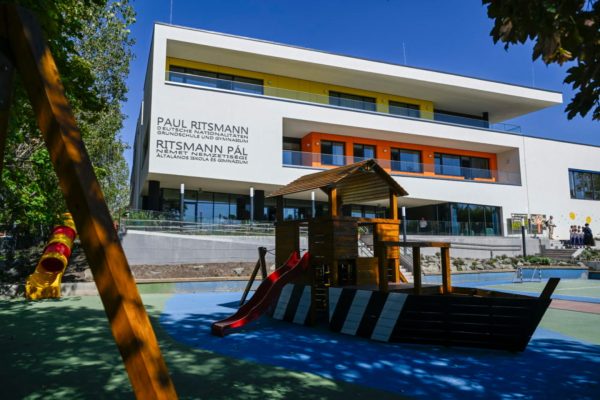 Biatorbágy – iskolabővítés 3,5 milliárd forintból