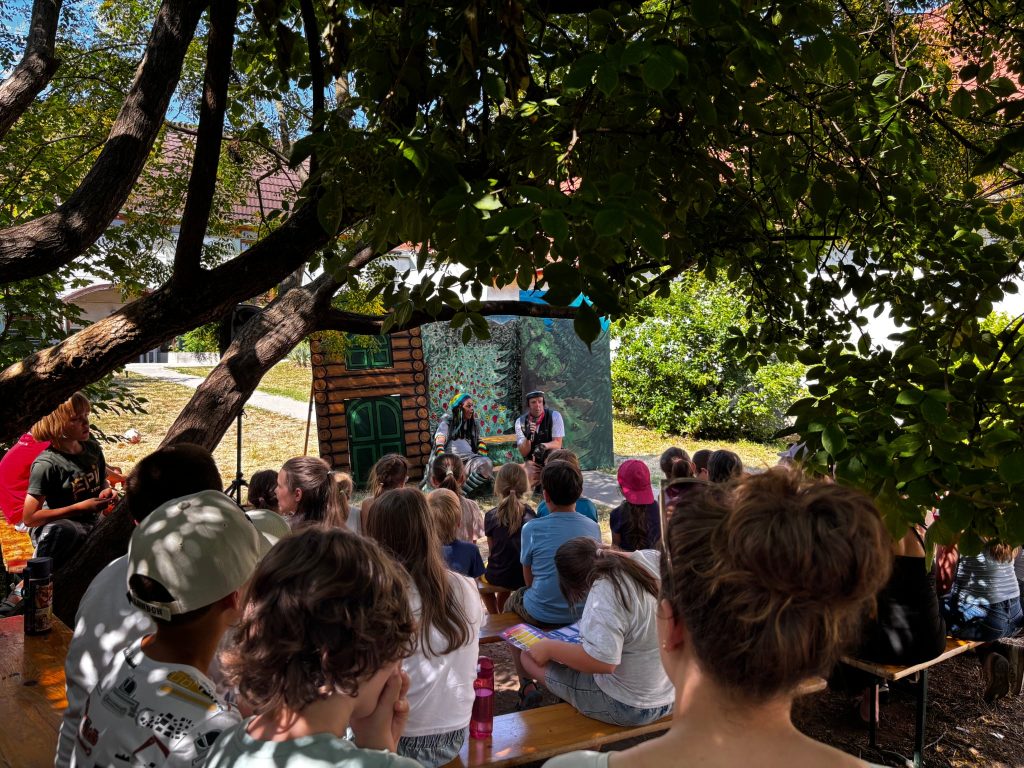 Kultúra a parkban – szabadtéri színházi élmény a táborozó gyerekeknek