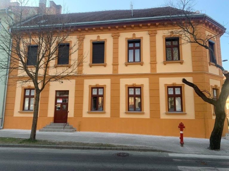 PÁLYÁZATI FELHÍVÁS: TEMPLOM TÉR 17. FÖLDSZINT 1. SZÁM ALATT TALÁLHATÓ INGATLAN A BÉRBEADÁS ÚTJÁN TÖRTÉNŐ HASZNOSÍTÁSÁRA