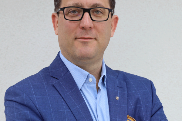 Korlátozott mandátumok és felelősségteljes fizetés – Beszélgetés Gergely Istvánnal