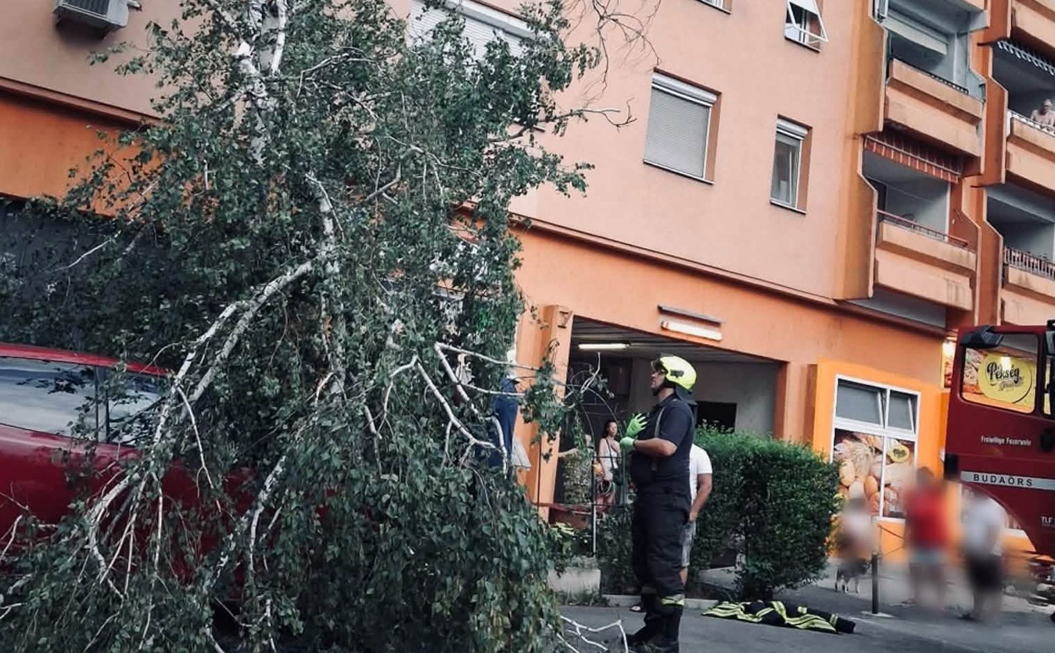 Viharkárok és tűzeset – három önálló beavatkozás 9 órán belül